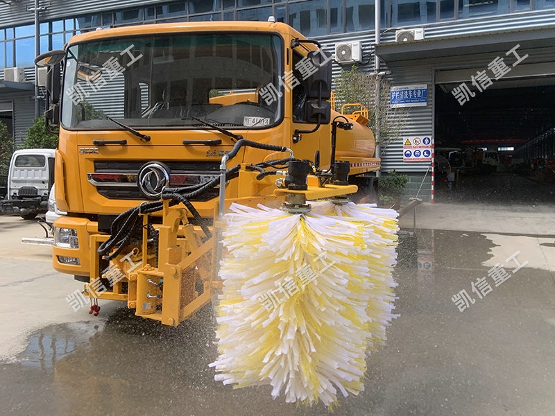 波形護(hù)欄清洗機(jī)(整車 上牌)